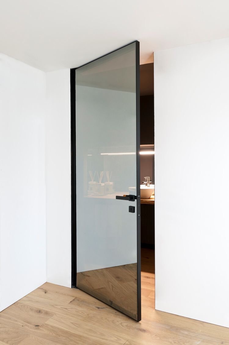 Cửa Slim Mở Quay Minh Long